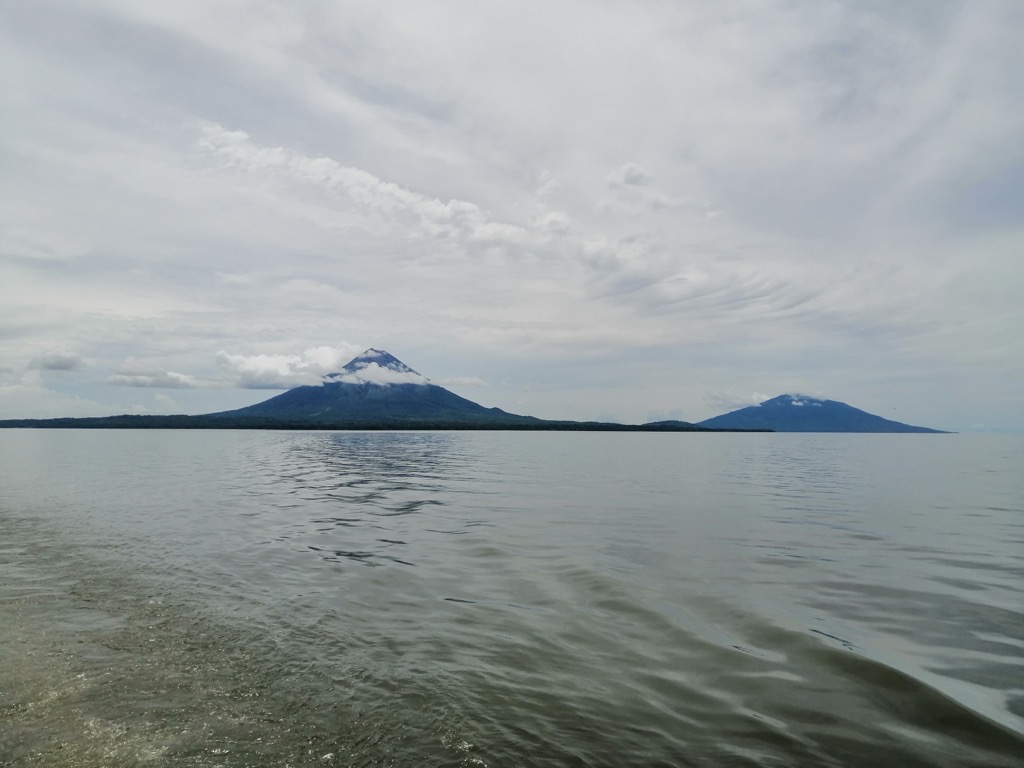 Vista a los dos volcanes en Ometepe